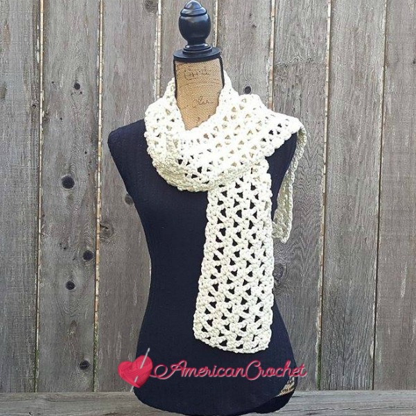 Marshmallow Scarf | Free Crochet Pattern | American Crochet @americancrochet.com #freecrochetpattern