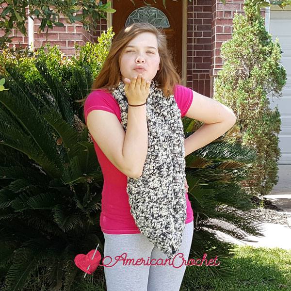 Melody's Bulky Cowl | Free Crochet Pattern | American Crochet @americancrochet #freecrochetpattern