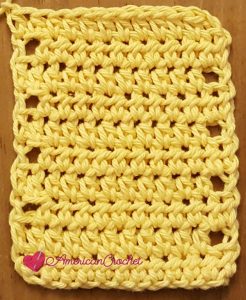 Christmas Ornament Hotpad Tutorial | Free Crochet Pattern | American Crochet @americancrochet.com #freecrochetpattern