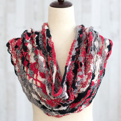 Rose Trellis Cowl