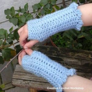 Winter Shells Fingerless Gloves | Free Crochet Pattern | Creative Crochet Workshop @creativecrochetworkshop.com @americancrochet.com #WinterShellsFingerlessGloves Winter Shells Fingerless Gloves | Free Crochet Pattern | Creative Crochet Workshop @creativecrochetworkshop.com @americancrochet.com #WinterShellsFingerlessGloves