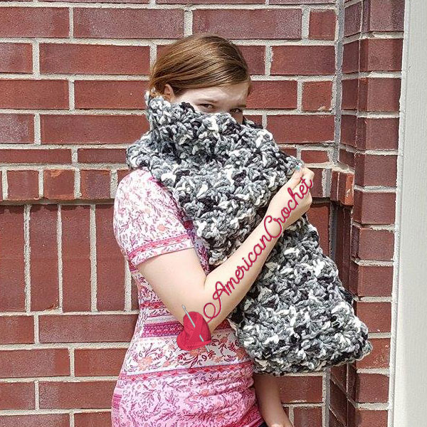 Stromy Cowl | Free Crochet Pattern | American Crochet @americancrochet.com #freecrochetpattern