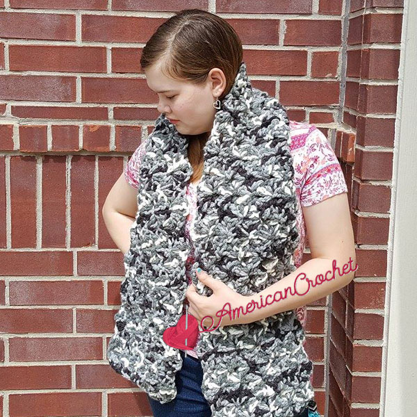 Stromy Cowl | Free Crochet Pattern | American Crochet @americancrochet.com #freecrochetpattern