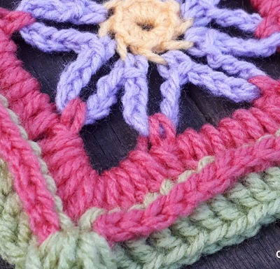 Loopy Love Granny Square - Free Crochet Pattern | Creative Crochet Workshop @creativecrochetworkshop | American Crochet @americancrochet #grannysquare #freecrochetpattern #groovygrannysquarecal