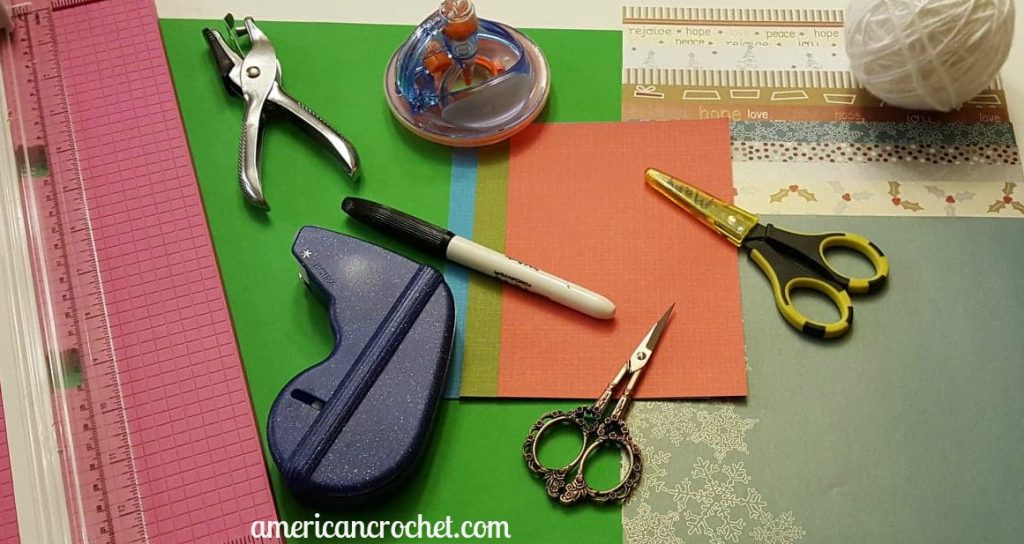 Crafting Holiday Cards | American Crochet | #americancrochet @americancrochet.com #holiday #crafting