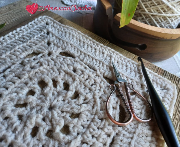 AC-RWS-CAL-Square Three | American Crochet @americancrochet.com