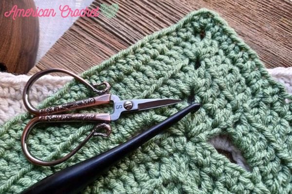 AC-RWS-CAL-Square Five | American Crochet @americancrochet.com