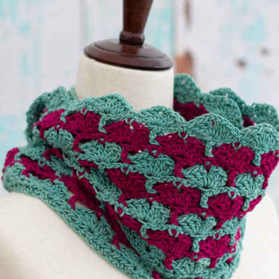 Lightweight Texture, Bold Style – The Magade Cowl Crochet Pattern